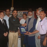 Dr Samiullah Receive Award