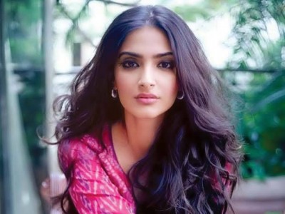  Sonam Kapoor