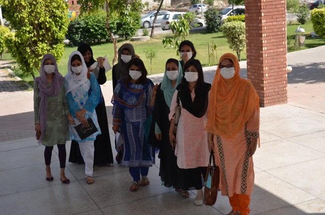 Students PU Virus Against Protest