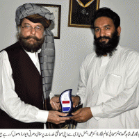 Mohammad Shahid Mahmood Receiving Media Services Sohni Dharti Award