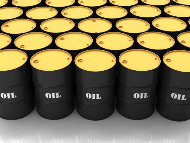 تیل کی قیمتوں میں کمی سے پاکستان کو پٹرولیم درآمدات میں پونے 4 ارب ڈالر کی بچت