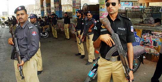 کراچی : ڈالمیا میں پولیس مقابلے کے دوران گینگ وار کے 4 ملزم ہلاک