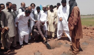 Siraj ul Haq with Bhutta Workers