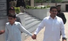 پشاور فائرنگ، ملزم عمران خان اور اس کے بیٹے کا چودہ روزہ ریمانڈ