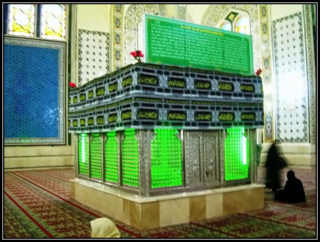 Zareeh e Aqdas Hazrat Owais e Qaranir