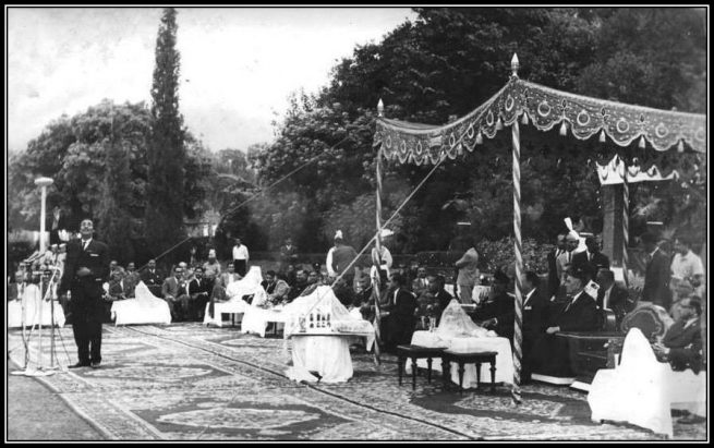 President-of-Pakistan-Field-Marshal-Ayyub-Khan-applauding-Musheer-Kazmi-at-Bagh-e-Jinnah-Lahore-1966