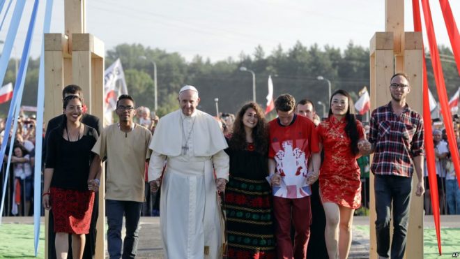پولینڈ: پوپ کی شام میں مشکل میں پھنسے لوگوں کے لیے دعا