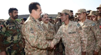 Raheel Sharif Hand Shaking