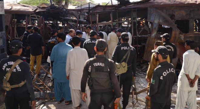 مال گاڑی اور بس میں تصادم سے کم ازکم چار ہلاک