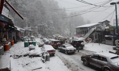 Heavy Snow Falling