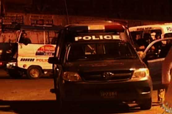 کراچی: پولیس مقابلے میں دو دہشتگرد ہلاک، حب سے بڑی تعداد میں اسلحہ برآمد