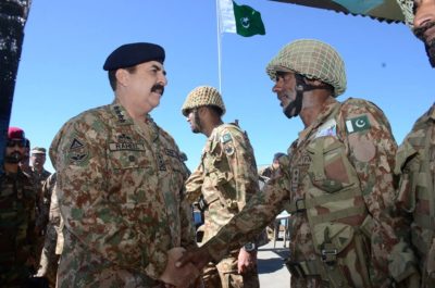 Raheel Sharif Meet Army Soldiers