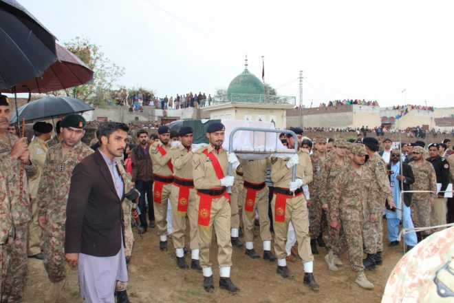 ملکہ کی خبروں کی تصویری جھلکیاں عمر فاروق اعوان سے