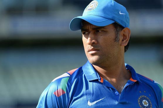 بھارتی ٹیم کے سابق کپتان دھونی نئے تنازع میں پھنس گئے
