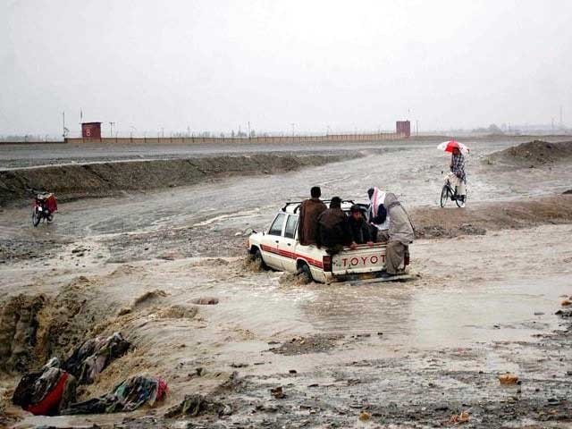 بلوچستان میں بارش کی تباہ کاریاں، پل ٹوٹنے سے کراچی اور کوئٹہ کا زمینی رابطہ منقطع