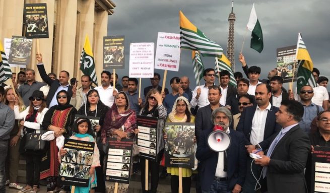 Kashmir Rally Paris