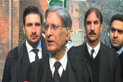  Aitzaz Ahsan