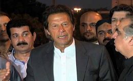 آصف زرداری کے ساتھ کہیں کھڑا نہیں ہو سکتا: عمران خان