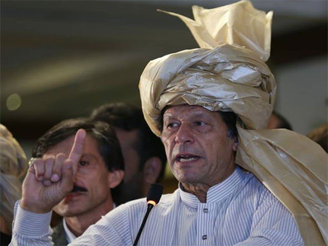 نیا پاکستان بنے گا یا پھر چوروں کا رہے گا؟ 25 جولائی کو فیصلہ ہو گا۔ عمران خان