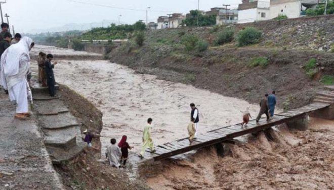 جنوبی وزیرستان: باراتیوں کی گاڑی سیلابی ریلے میں بہہ گئی، 6 خواتین جاں بحق