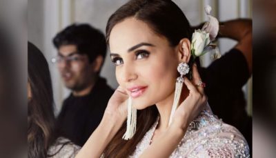  Mehreen Syed