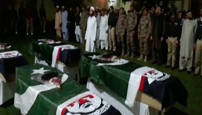 کوئٹہ دھماکے کے شہید چاروں اہلکاروں کی نماز جنازہ کے بعد میتیں ورثا کے حوالے