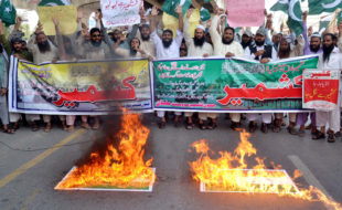 ٥ فروری، کشمیری، تکمیل پاکستان کے لیے لڑ رہے ہیں اور پاکستان؟