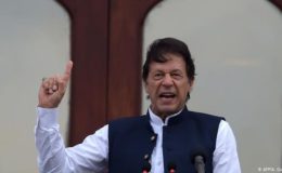 پاکستانی عوام کو ذمہ داری اٹھانا ہو گی، عمران خان