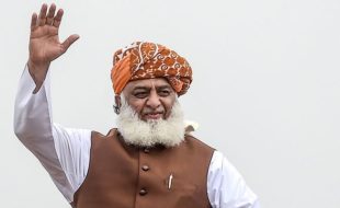 مولانا صاحب۔۔چوروں نہیں عوام کے امام بنیں