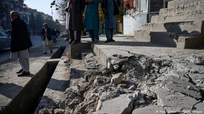 پومپیو کی طالبان مذاکرات کاروں سے ملاقات، کابل میں راکٹ حملے