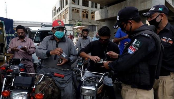 کراچی میں ماسک نہ پہننے والوں پر 500 روپے جرمانہ کرنے کا حکم