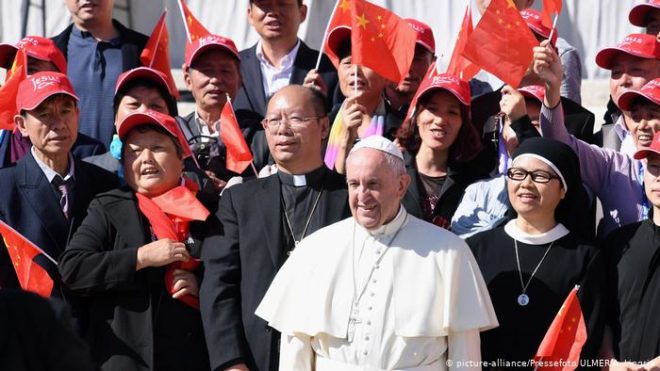 ایغور مسلمانوں کی حمایت کیوں کی، چین کی پوپ فرانسس پر تنقید