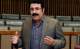 قومی اسمبلی: ‘کھینچ کے رکھ، تان کے رکھ، بوریا بستر باندھ کے رکھ’