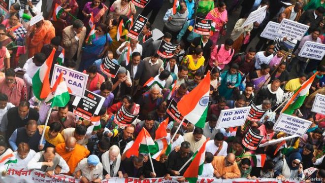 بھارت: شہریت ترمیمی قانون کو چور دروازے سے نافذ کرنے کی کوشش؟