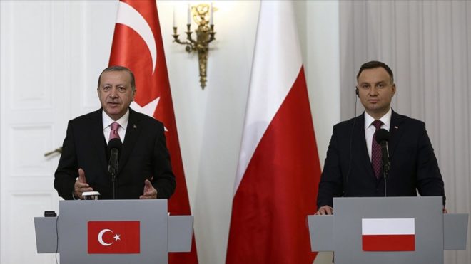 ترکی: پولینڈ کے صدر سرکاری دورے پر ترکی پہنچ گئے