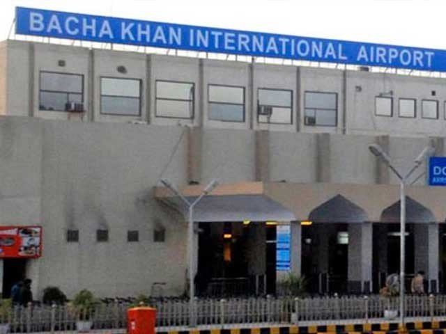 پشاور ایئرپورٹ پر بیرون ملک سے کورونا کے شکار مسافروں کی آمد میں اضافہ