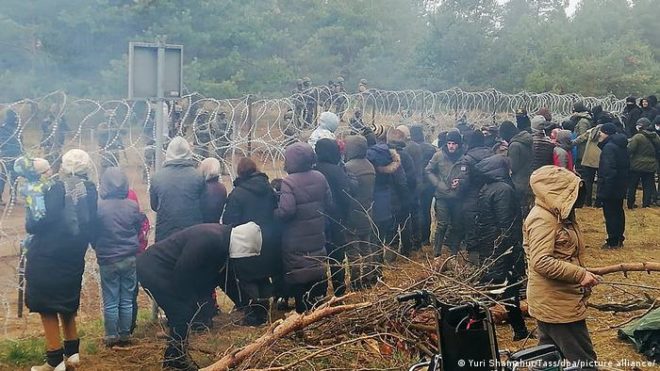 بیلا روس اور پولینڈ کی سرحد پر مہاجرین کی تعداد جا رہی ہے، یورپی یونین پریشان